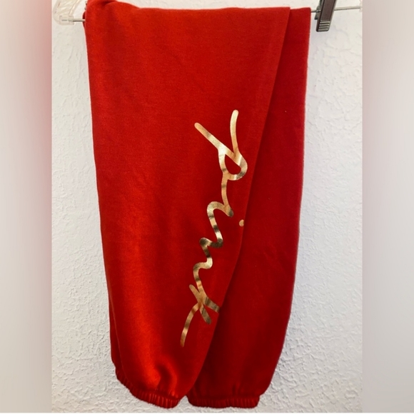 Pink Sweats - Picture 3 of 4